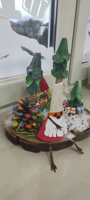 Michasia i Łucja z grupy SKRZATY wyróżnione w konkursie "Świąteczna ozdoba"