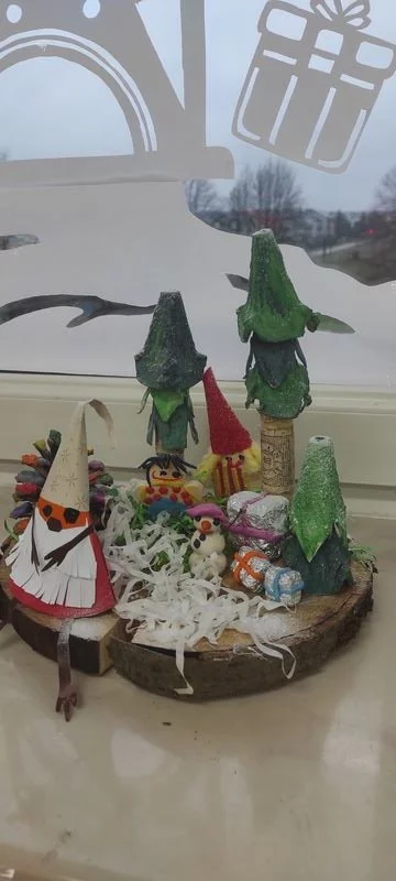 Michasia i Łucja z grupy SKRZATY wyróżnione w konkursie "Świąteczna ozdoba"