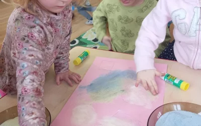 Zabawy badawcze w grupie "Smerfy"