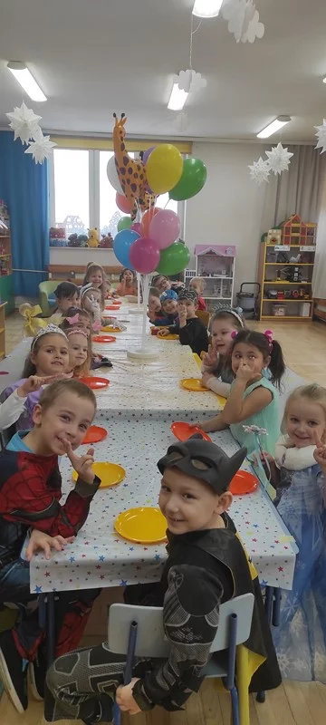 Bal karnawałowy (Al. 400-lecia)