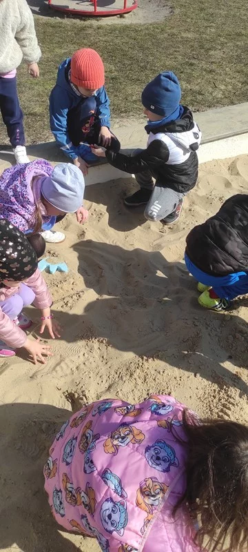 Skrzaty zgłębiały tajemnice dinozaurów