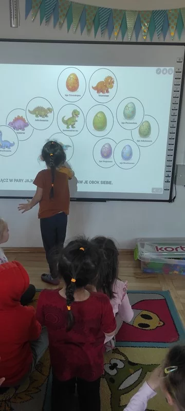 Skrzaty zgłębiały tajemnice dinozaurów