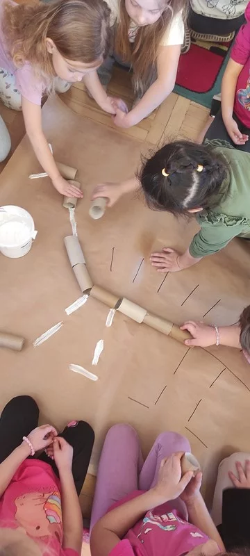 Skrzaty zgłębiały tajemnice dinozaurów