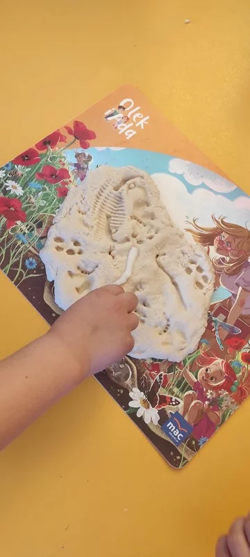 Skrzaty zgłębiały tajemnice dinozaurów